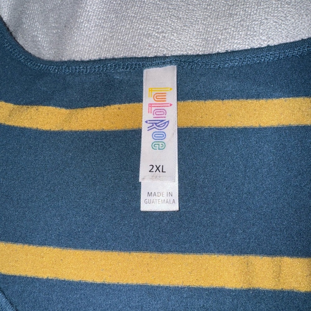 Lularoe boyfriend T-shirt